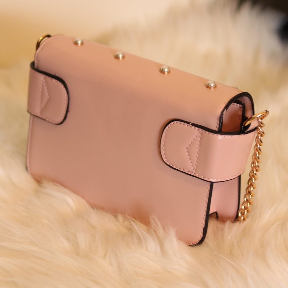 🌸 Soft Pink Pearl Bee CrossBody Bag ✨ - Picture 3 of 8